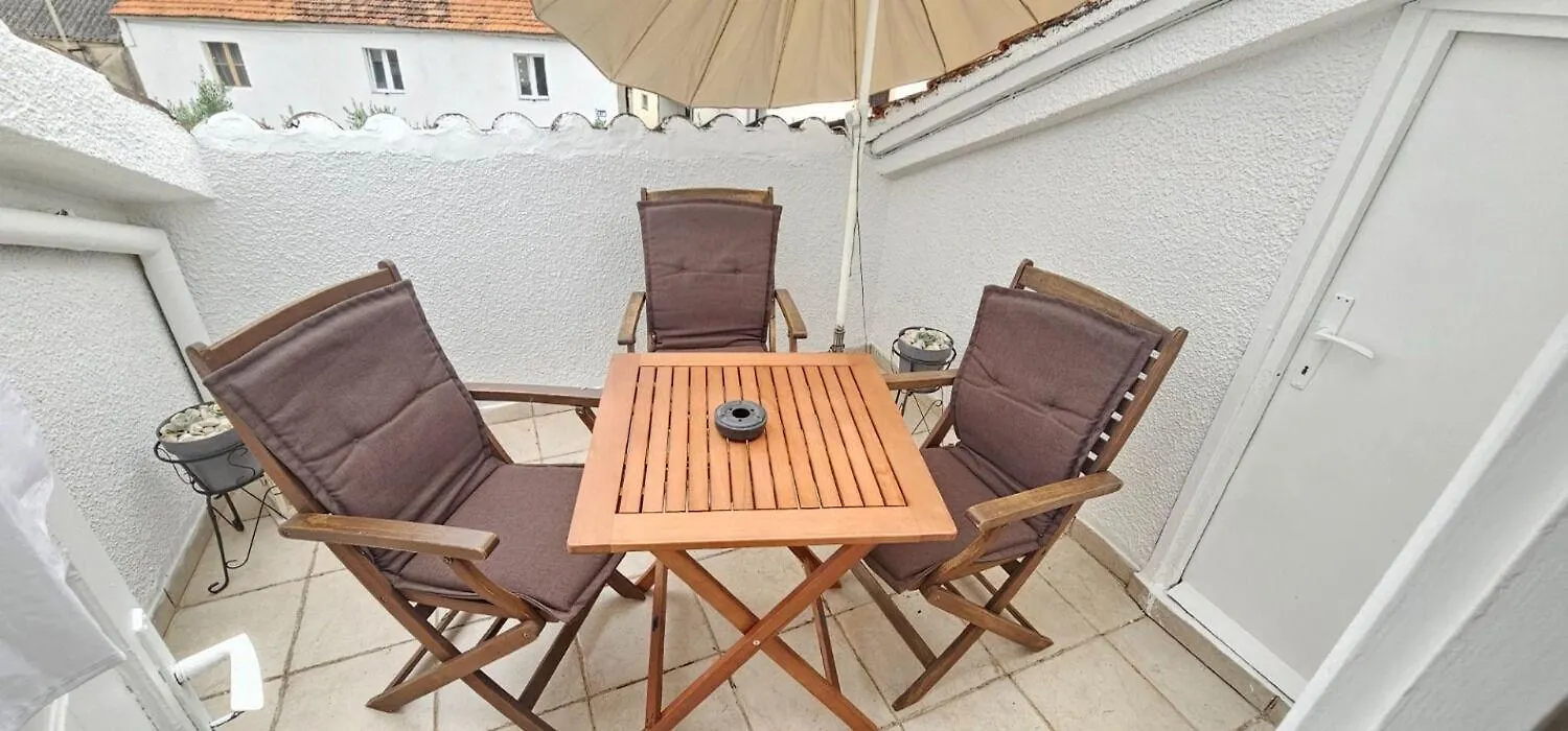 Holiday Home Katy - Free Private Parking And Garden Posedarje 0*,