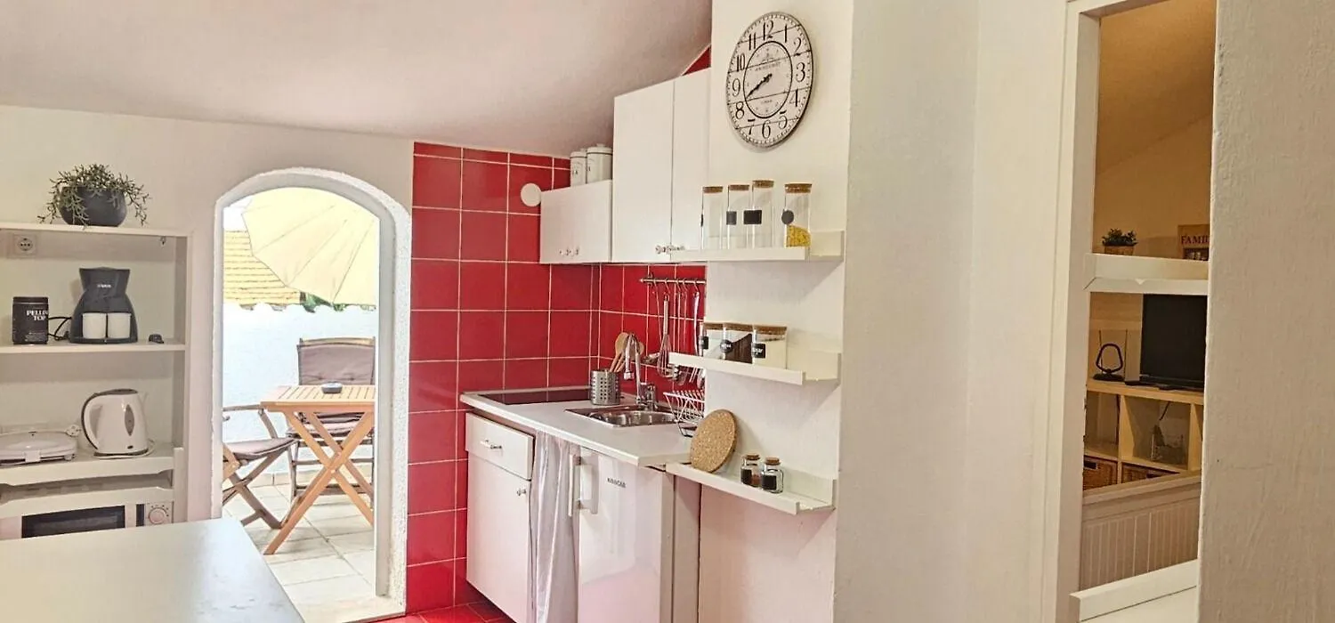 Holiday Home Katy - Free Private Parking And Garden Posedarje 0*,  Κροατία