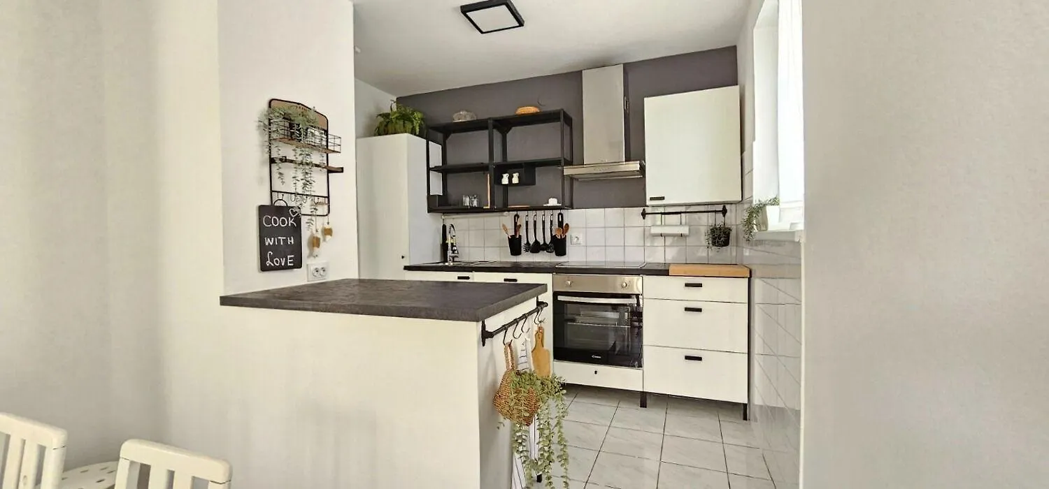 Holiday Home Katy - Free Private Parking And Garden Posedarje