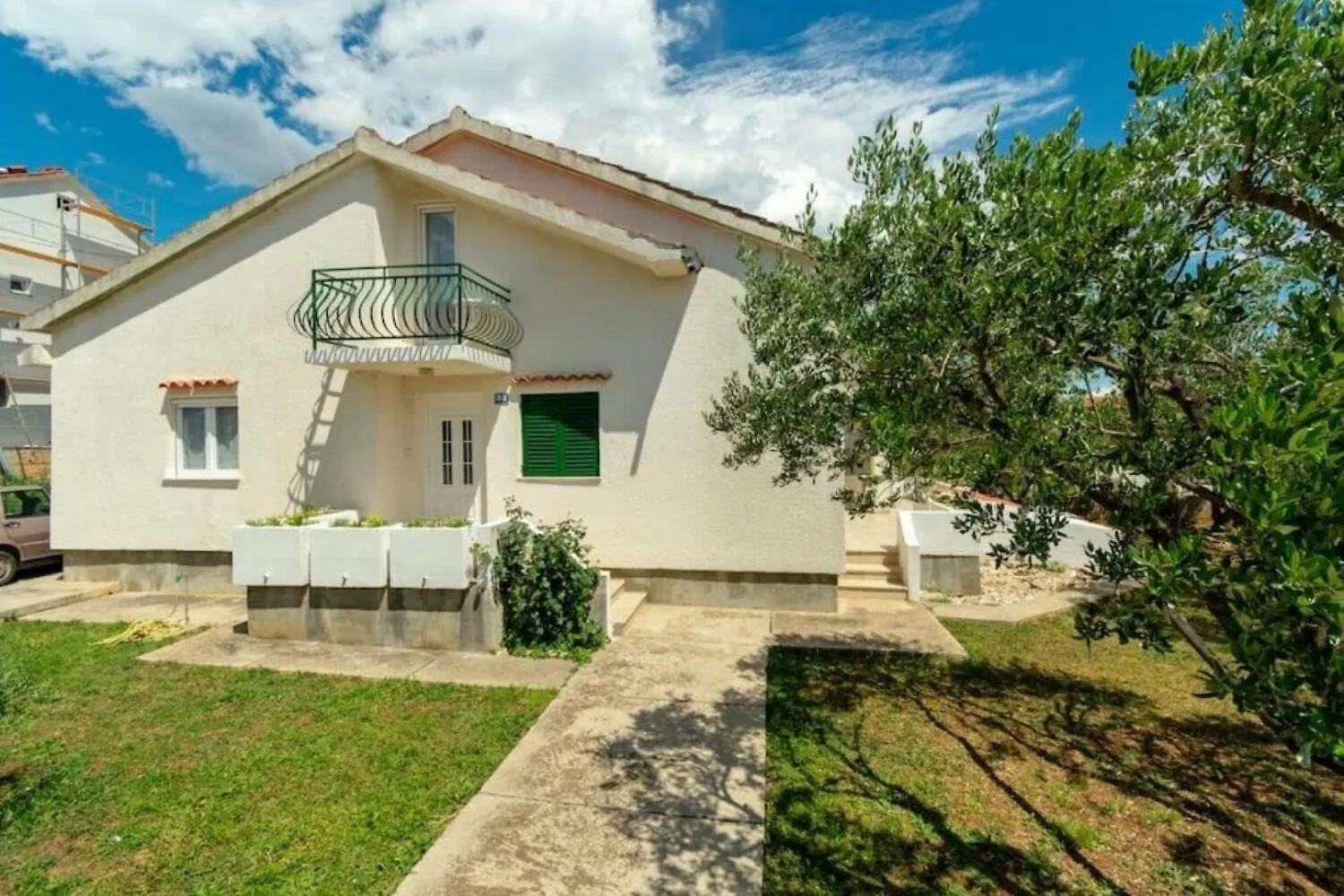 Holiday Home Katy - Free Private Parking And Garden Posedarje