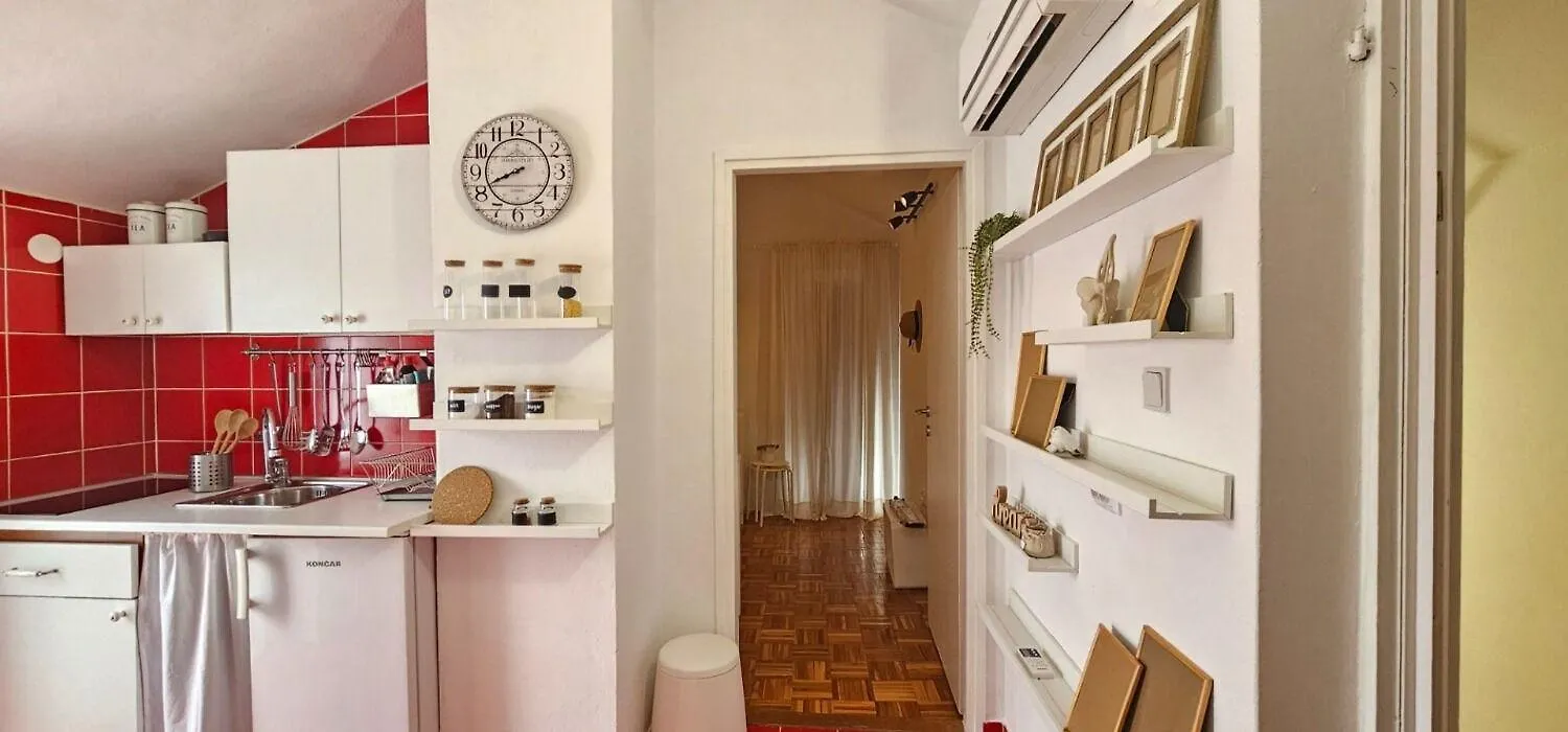 Holiday Home Katy - Free Private Parking And Garden بوسيدارجي